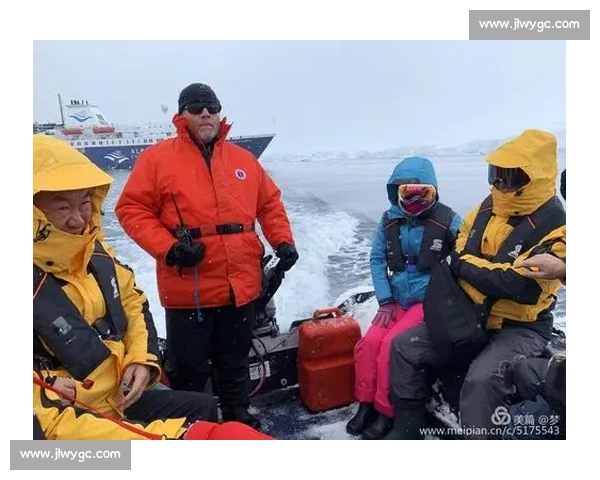 背起百岁奶奶看球赛：116 岁库尔班罕的足球圆梦之旅